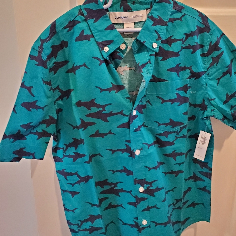 Brand new boys old navy shirt